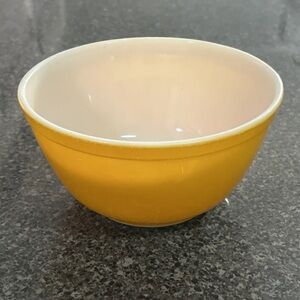 Pyrex Sunny Yellow Ceramic Bowl